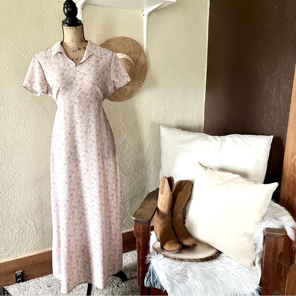Maurices Dresses & Skirts - Vintage Cottagecore Floral Maxi Dress